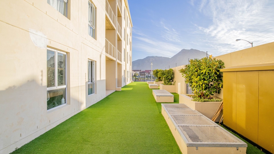 To Let 2 Bedroom Property for Rent in Muizenberg Western Cape